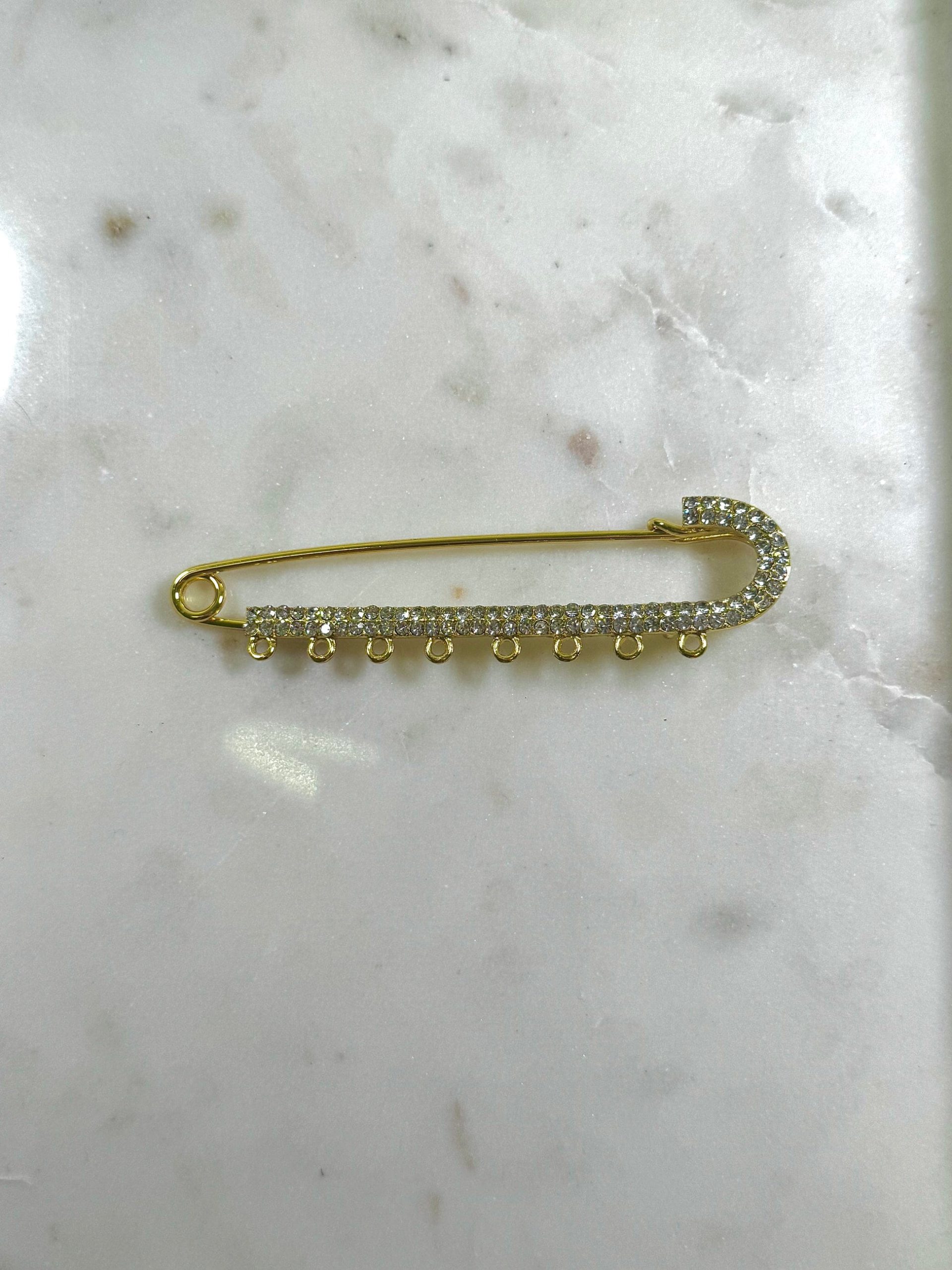 8 Loop Gold Pin