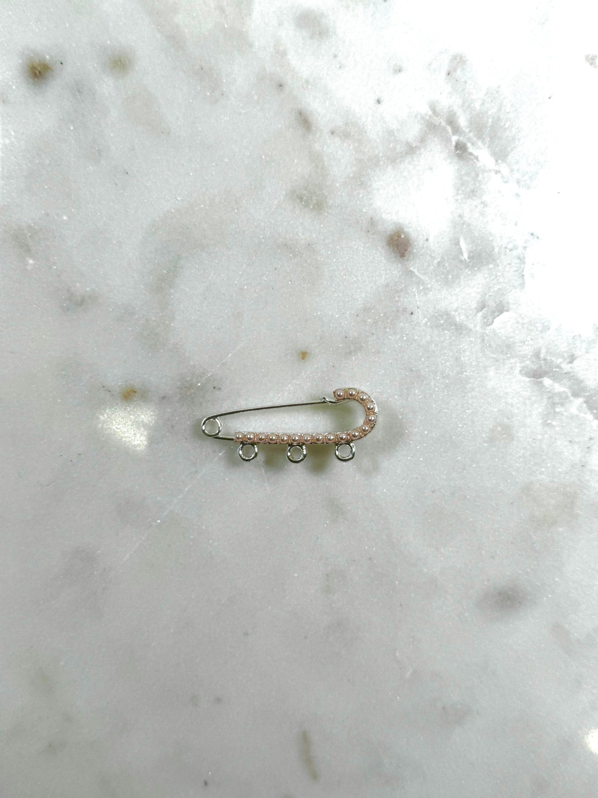 Sliver Pink Pearl Pin 3 Holes