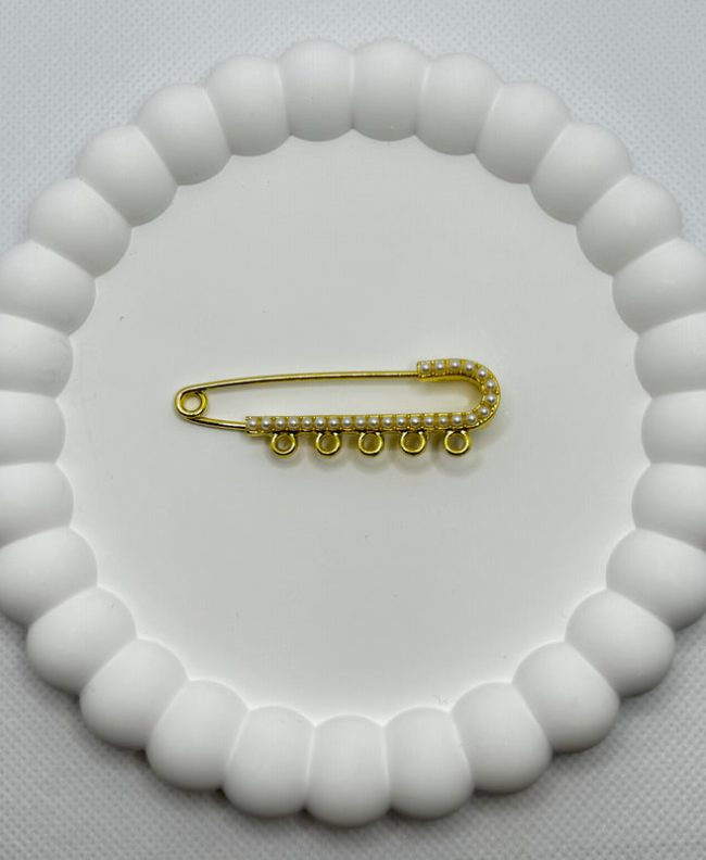 Classic Gold & Pearl Brooch
